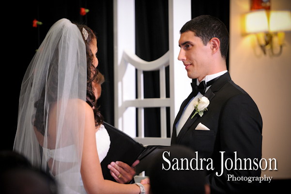 Best Maggiano's Orlando wedding photographer - Sandra Johnson (SJFoto.com)